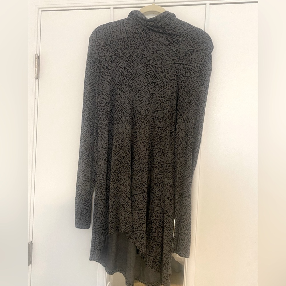 Turtle neck black and dark grey dress 🖤